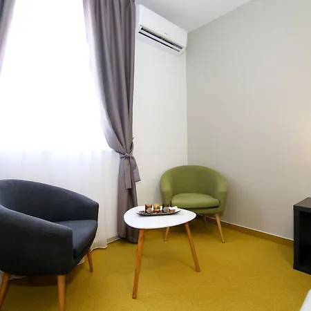 Maxim Deluxe Rooms With Balcony & Private Bathrooms - Downtown Spalato, Quiet Neighborhood Exterior photo