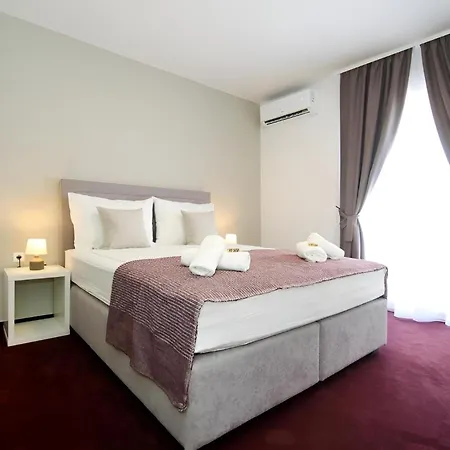 Maxim Deluxe Rooms With Balcony & Private Bathrooms - Downtown Spalato, Quiet Neighborhood Exterior photo