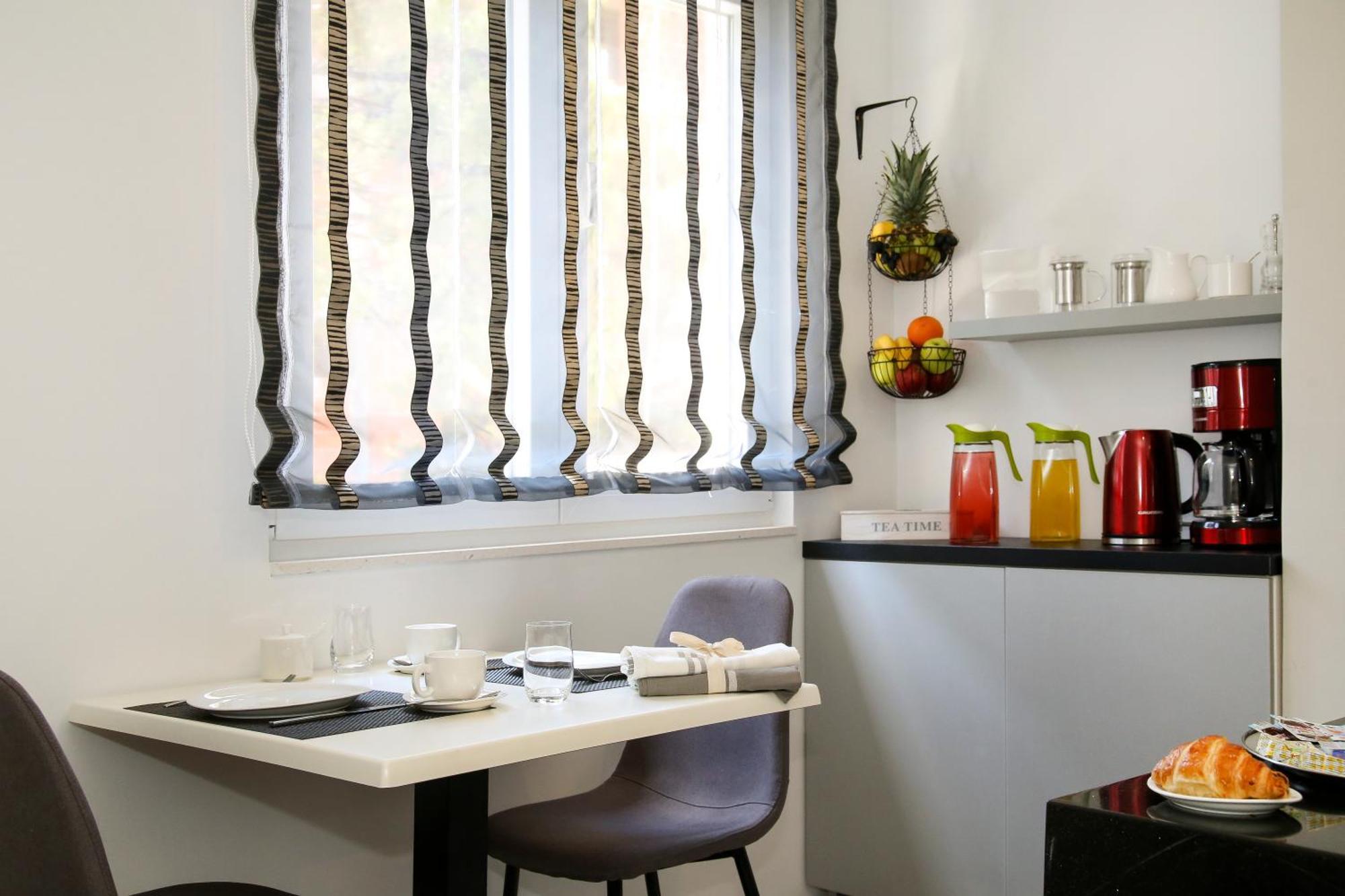 Maxim Deluxe With Balcony & Private Bathrooms - Downtown Spalato, Quiet Neighborhood Split